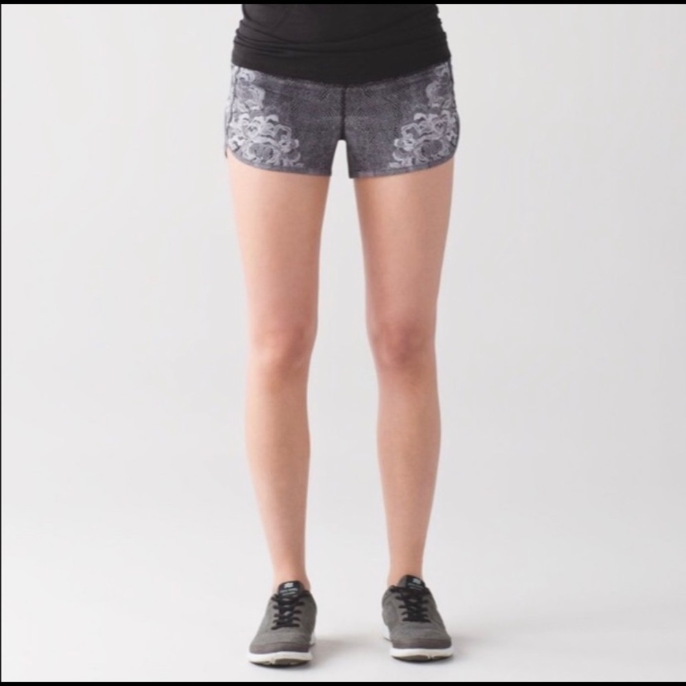 lululemon speed shorts!!! size 6